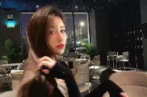陈律直播自曝：与痞幼48小时闪电恋爱后分手无缝变闺蜜引发网友热议
