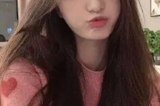 75岁的刘晓庆与网红王婆同台全程冷脸少互动被质疑是耍大牌！