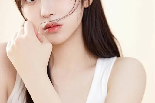 女教师婚内出轨师德何在？