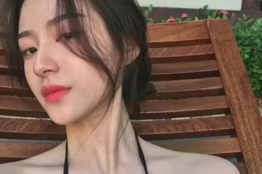 不知羞耻！女教师多次旷工出轨露骨聊天记录被扔学校千人群