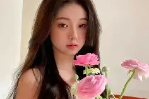 易易紫曝明星翻红后会耍大牌:红了之后就会耍大牌身边有很多-第1张图片- 易易紫曝明星翻红后会耍大牌:红了之后就会耍大牌身边有很多-第1张图片-