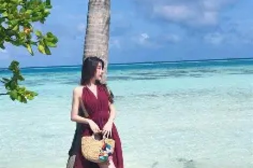 一手好牌打稀碎 三料影后马苏 被黑人驮肩 帮闺蜜撒谎 终究自断前程